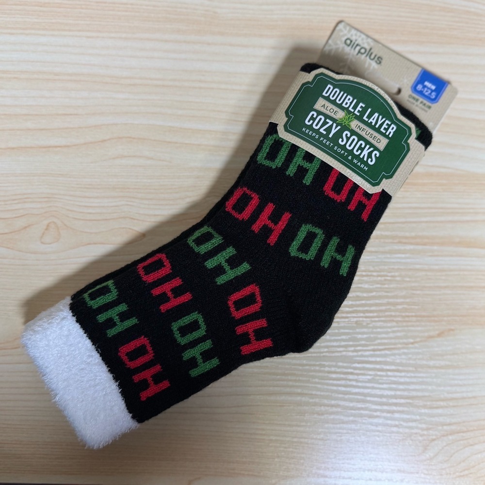 Airplus Mens Aloe Infused Holiday Fuzzy Socks Double Layer Cozy Ho Ho Ho Black